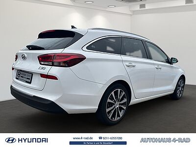 Hyundai i30 Kombi 1.6 CRDi 136PS STYLE Panoramadach, Navigationspaket