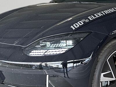 Hyundai IONIQ 6 77,4kWh Batt. UNIQ-Paket digitale Außenspiegel Glasschiebedach