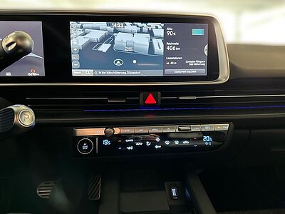 Hyundai IONIQ 6 77,4kWh Batt. UNIQ-Paket digitale Außenspiegel Glasschiebedach