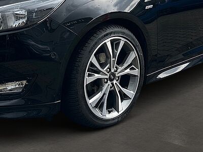 Ford Focus Tunier 1.0 EcoBoost ST-Line Facelift Automatik